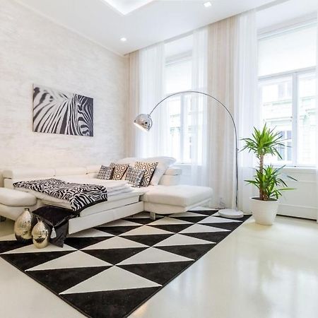 Stylish Apartment 5 Minutes Walk From City Center 프라하 외부 사진