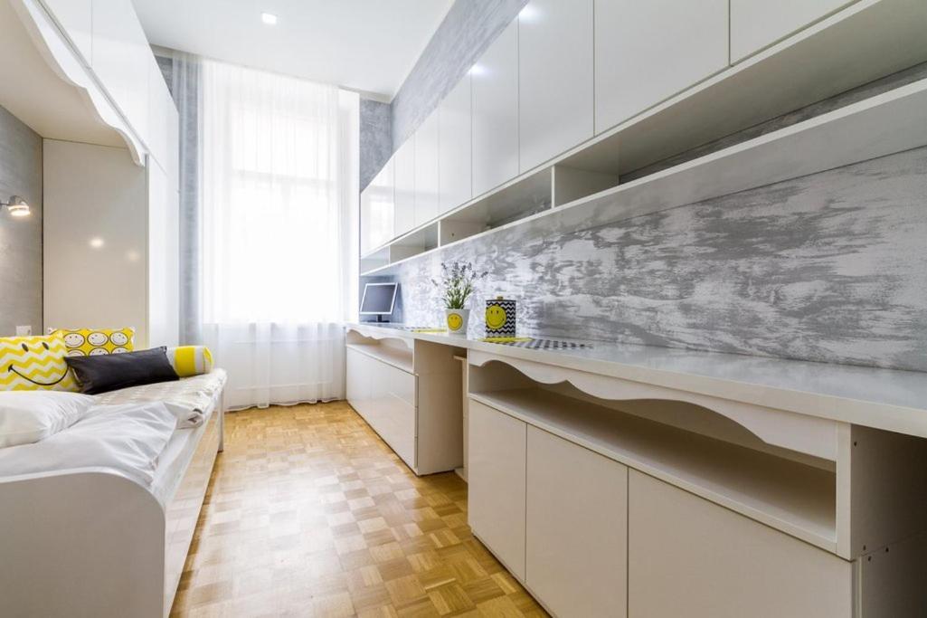Stylish Apartment 5 Minutes Walk From City Center 프라하 외부 사진