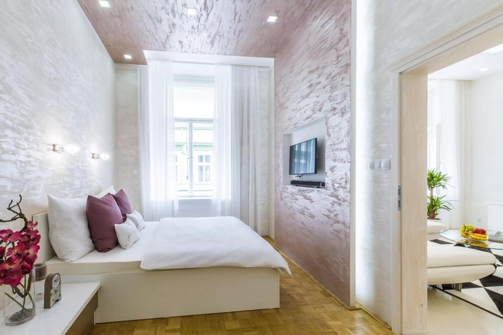 Stylish Apartment 5 Minutes Walk From City Center 프라하 외부 사진